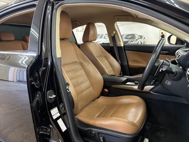 TOYOTA LEXUS IS300H 2013 Image 31