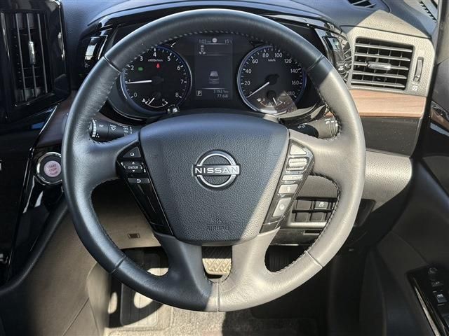 NISSAN ELGRAND 2024 Image 31