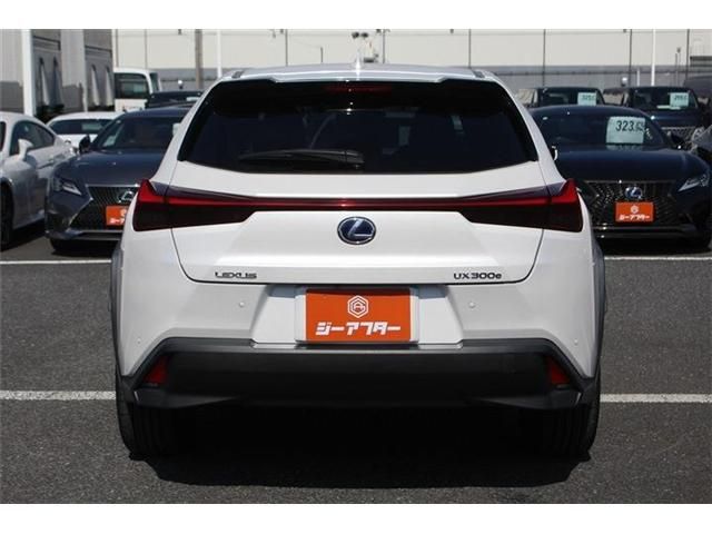TOYOTA LEXUS UX300E 2021 Image 31