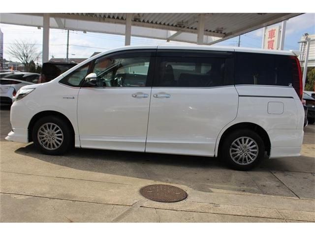 TOYOTA ESQUIRE HYBRID 2015 Image 31