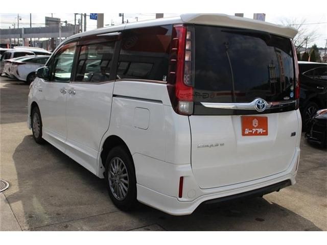 TOYOTA ESQUIRE HYBRID 2015 Image 31