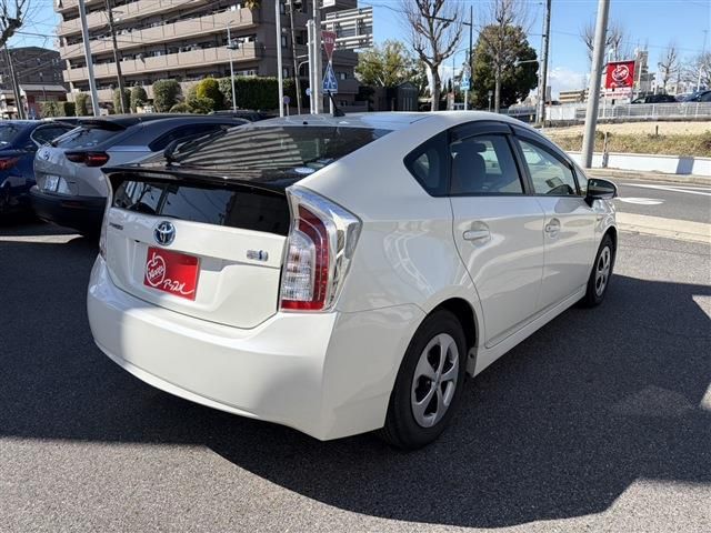 TOYOTA PRIUS 2015 Image 31