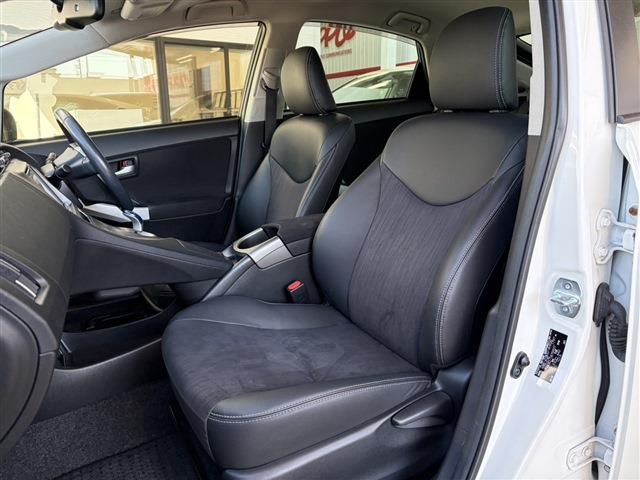 TOYOTA PRIUS 2015 Image 31