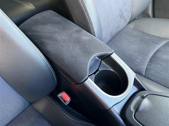 TOYOTA PRIUS 2015 Image 31