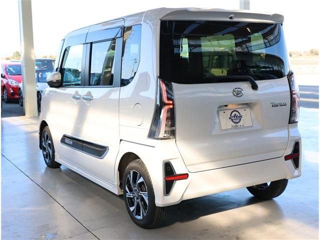 DAIHATSU TANTO CUSTOM 2022 Image 31