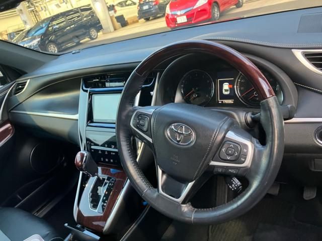 TOYOTA HARRIER 2WD 2016 Image 31