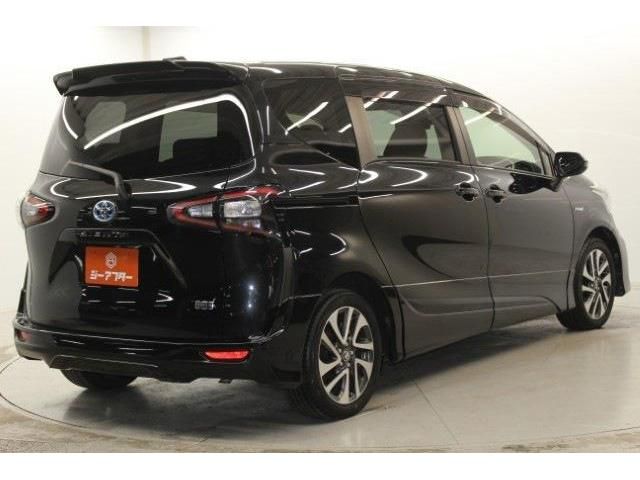 TOYOTA SIENTA HYBRID 2017 Image 31