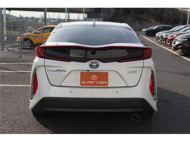 TOYOTA PRIUS PHV 2019 Image 31