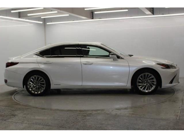 TOYOTA LEXUS ES300H 2019 Image 31