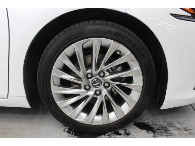 TOYOTA LEXUS ES300H 2019 Image 31