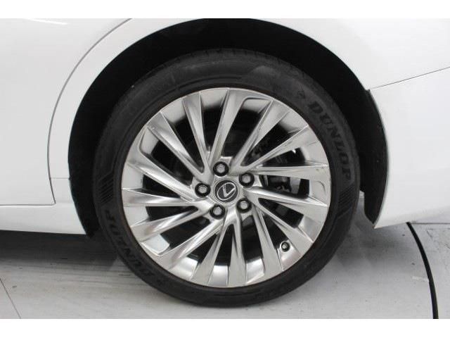 TOYOTA LEXUS ES300H 2019 Image 31