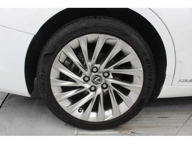 TOYOTA LEXUS ES300H 2019 Image 31