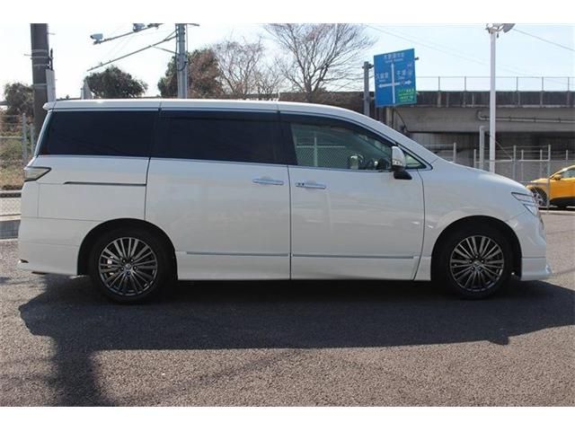 NISSAN ELGRAND 2017 Image 31