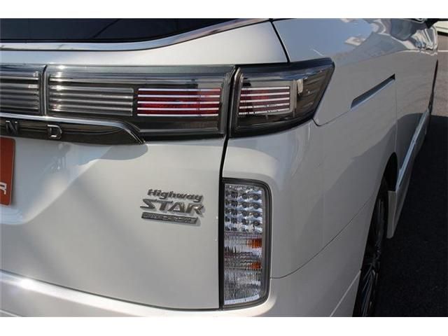 NISSAN ELGRAND 2017 Image 31