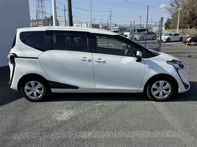 TOYOTA SIENTA HYBRID 2019 Image 31