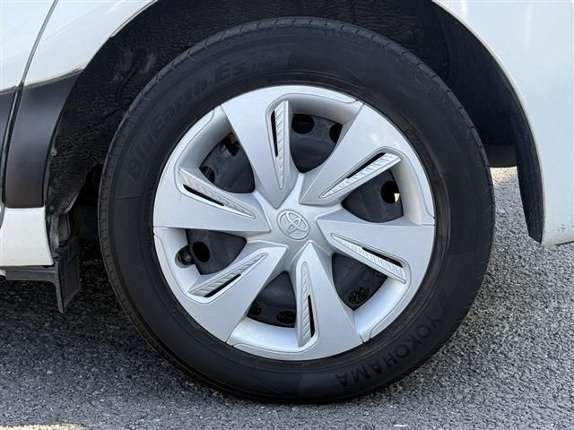 TOYOTA SIENTA HYBRID 2019 Image 31