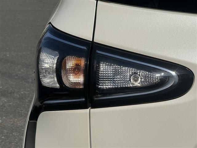 TOYOTA SIENTA HYBRID 2019 Image 31