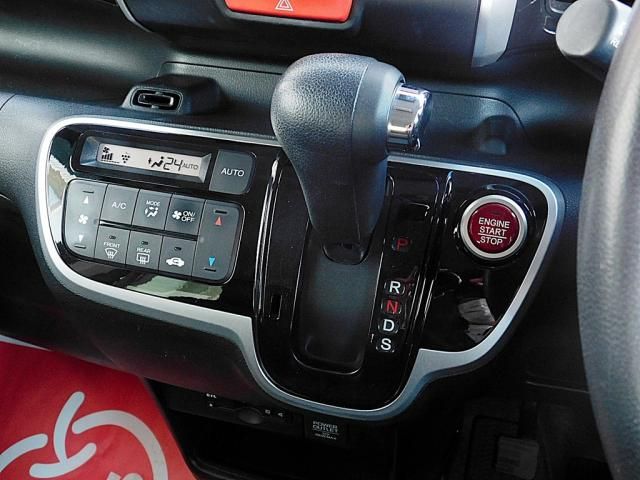 HONDA N BOX CUSTOM 2016 Image 31