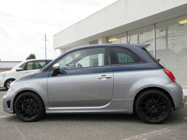 FIAT ABARTH 695 2019 Image 31