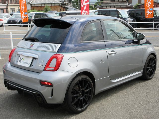 FIAT ABARTH 695 2019 Image 31