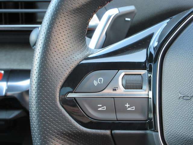 PEUGEOT 5008 2018 Image 31