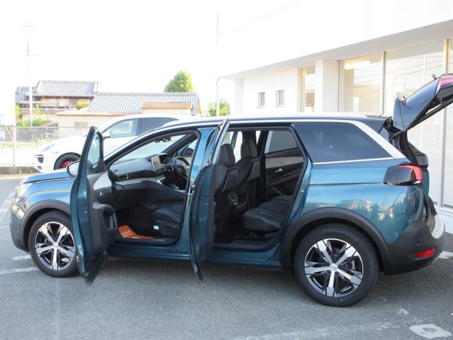 PEUGEOT 5008 2018 Image 31