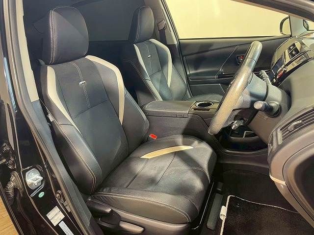 TOYOTA PRIUS ALPHA 2016 Image 31