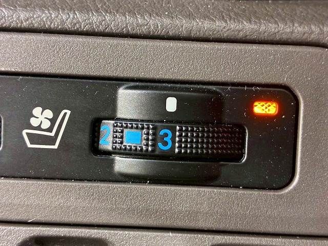 TOYOTA LANDCRUISER PRADO 2022 Image 31