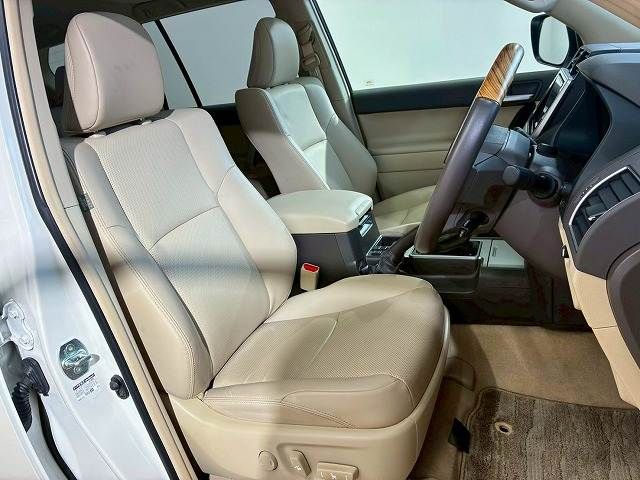 TOYOTA LANDCRUISER PRADO 2022 Image 31