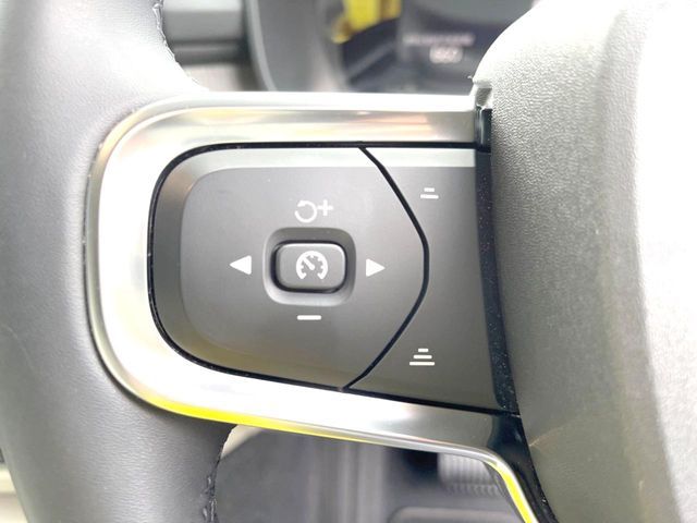 VOLVO XC40 2023 Image 31