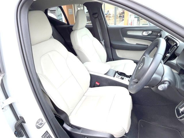 VOLVO XC40 2023 Image 31