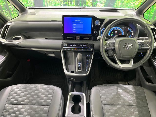 TOYOTA VOXY HYBRID 2023 Image 31