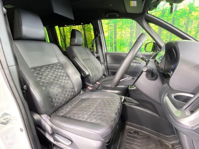 TOYOTA VOXY HYBRID 2023 Image 31