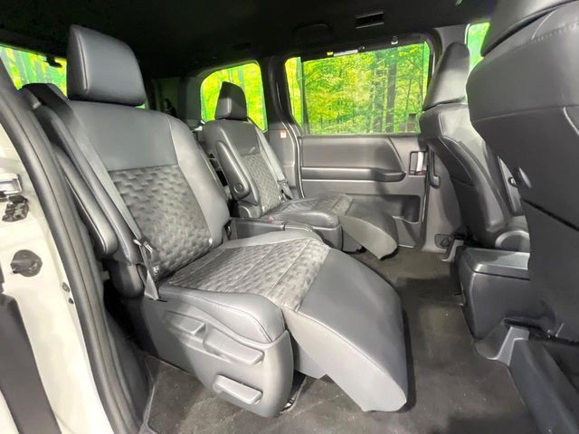 TOYOTA VOXY HYBRID 2023 Image 31