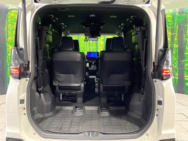 TOYOTA VOXY HYBRID 2023 Image 31