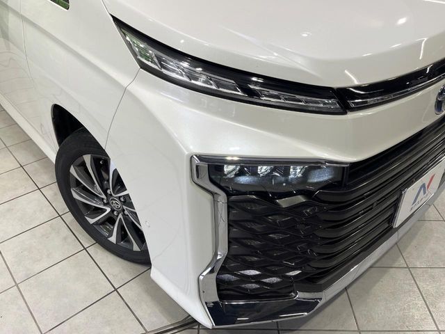 TOYOTA VOXY HYBRID 2023 Image 31