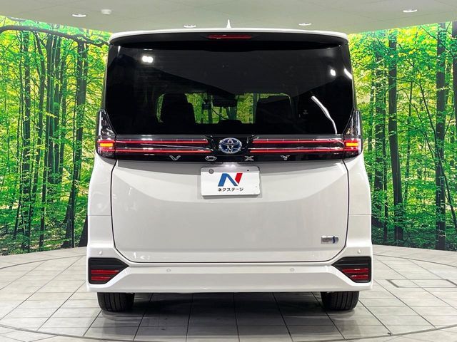 TOYOTA VOXY HYBRID 2023 Image 31