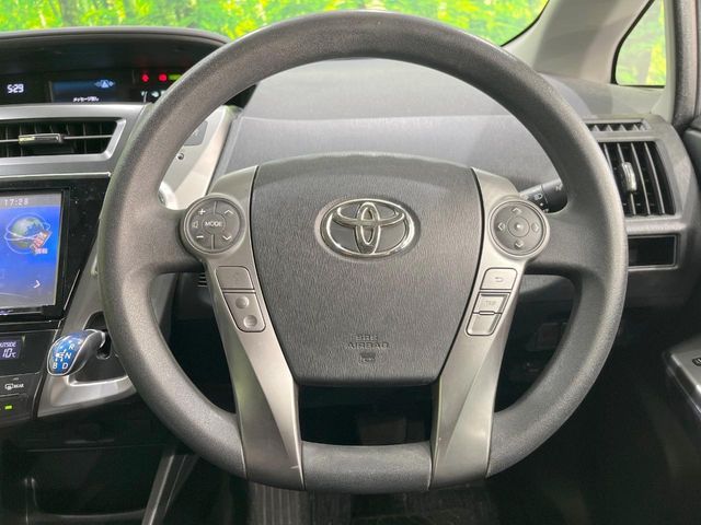 TOYOTA PRIUS ALPHA 2015 Image 31