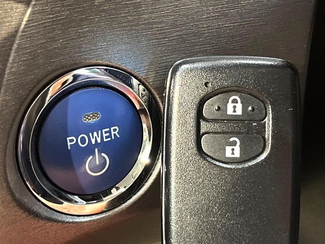 TOYOTA PRIUS 2013 Image 31