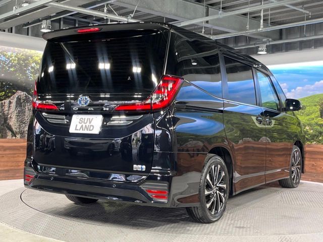 TOYOTA NOAH HYBRID 2023 Image 31