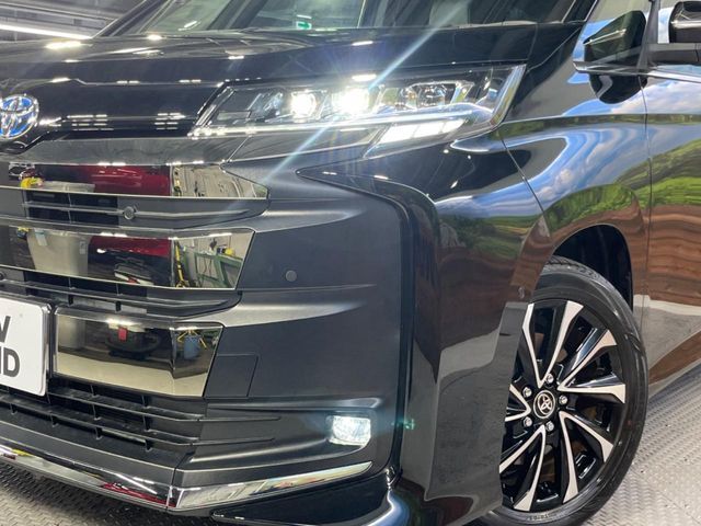 TOYOTA NOAH HYBRID 2023 Image 31