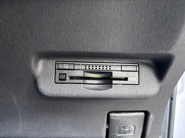 TOYOTA PRIUS 2013 Image 31