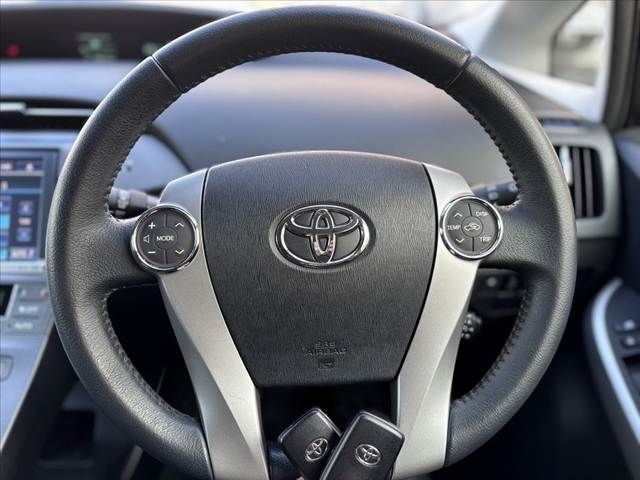 TOYOTA PRIUS 2013 Image 31