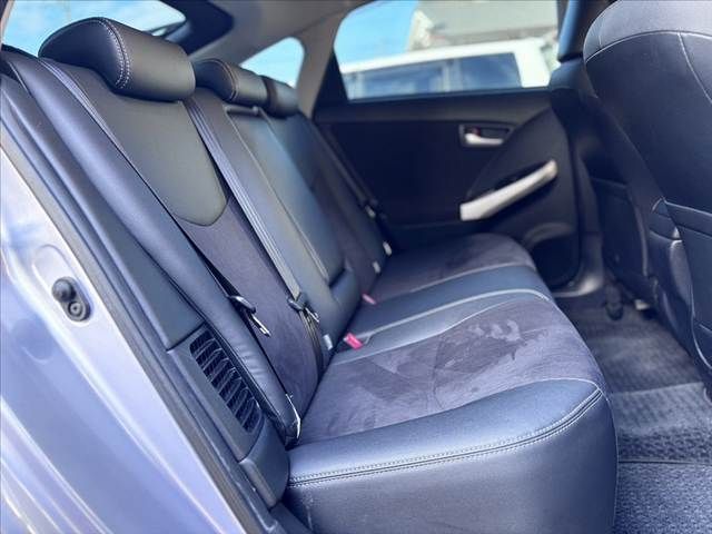 TOYOTA PRIUS 2013 Image 31