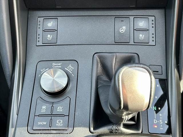 TOYOTA LEXUS IS300H AWD 2022 Image 31