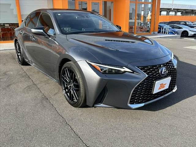 TOYOTA LEXUS IS300H AWD 2022 Image 31