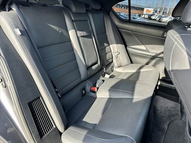 TOYOTA LEXUS IS300H AWD 2022 Image 31