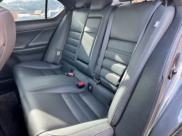 TOYOTA LEXUS IS300H AWD 2022 Image 31