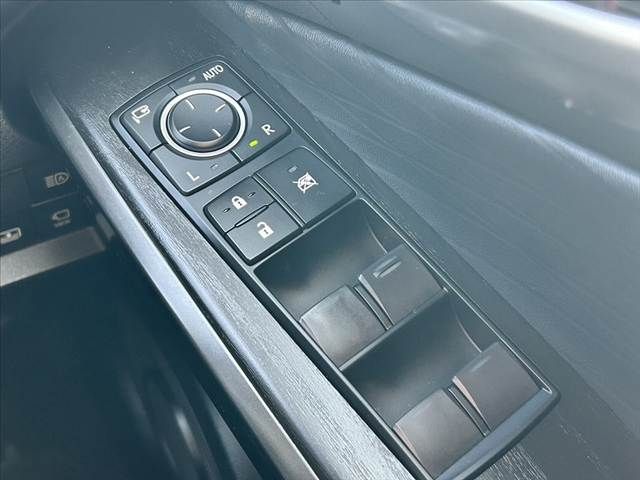 TOYOTA LEXUS IS300H AWD 2022 Image 31