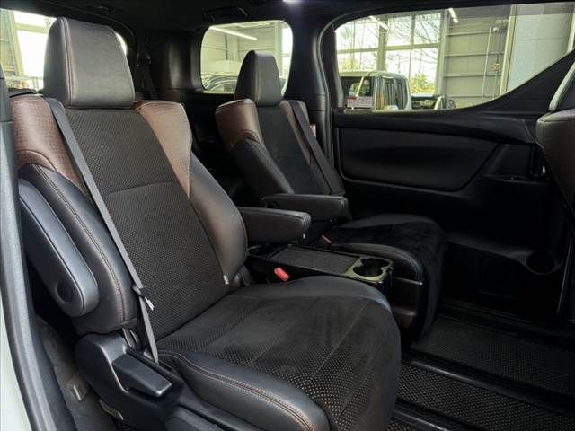 TOYOTA ALPHARD 2017 Image 31